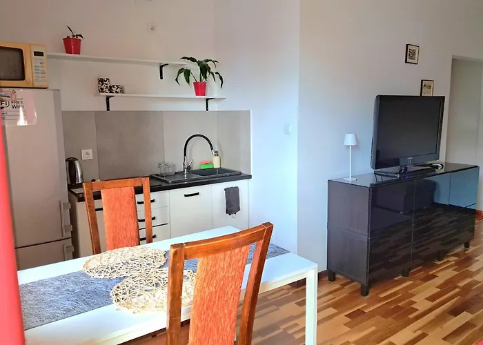 Stronska Apartment *